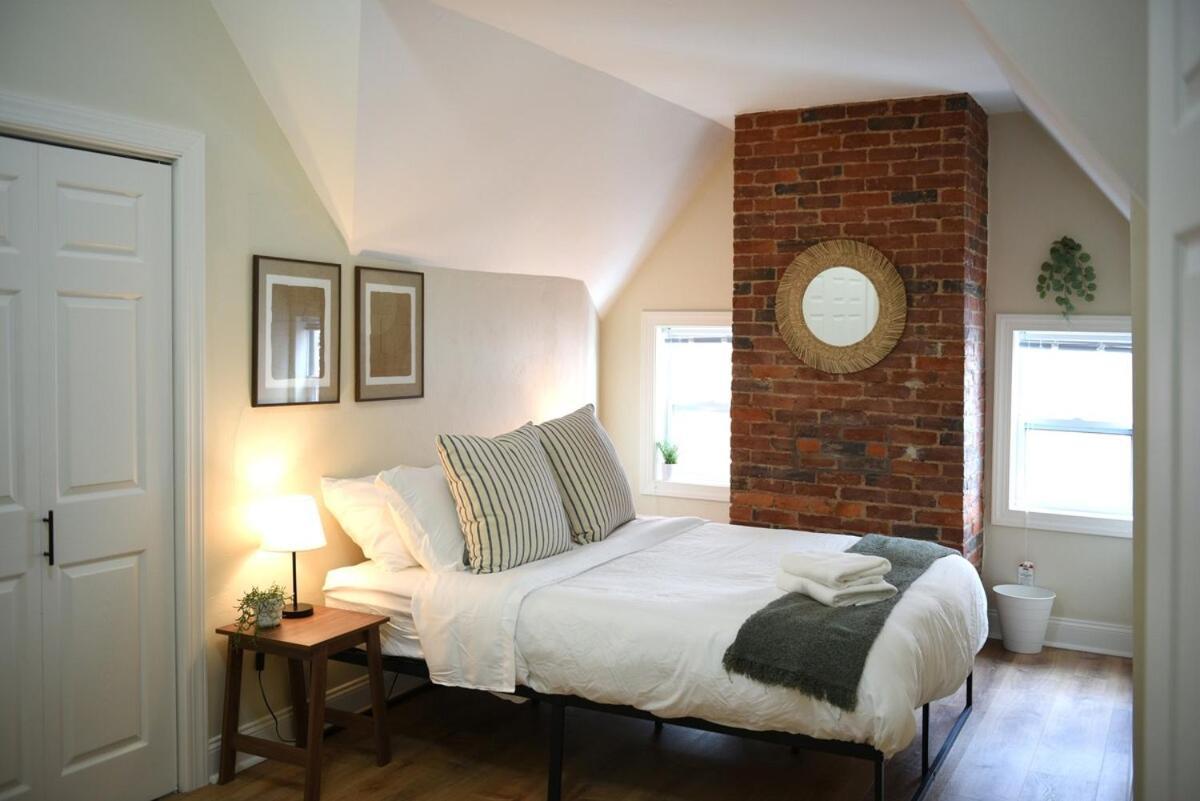 3 Bedroom House With Netflix, Free Parking, Near Hospitals, Shopping,food