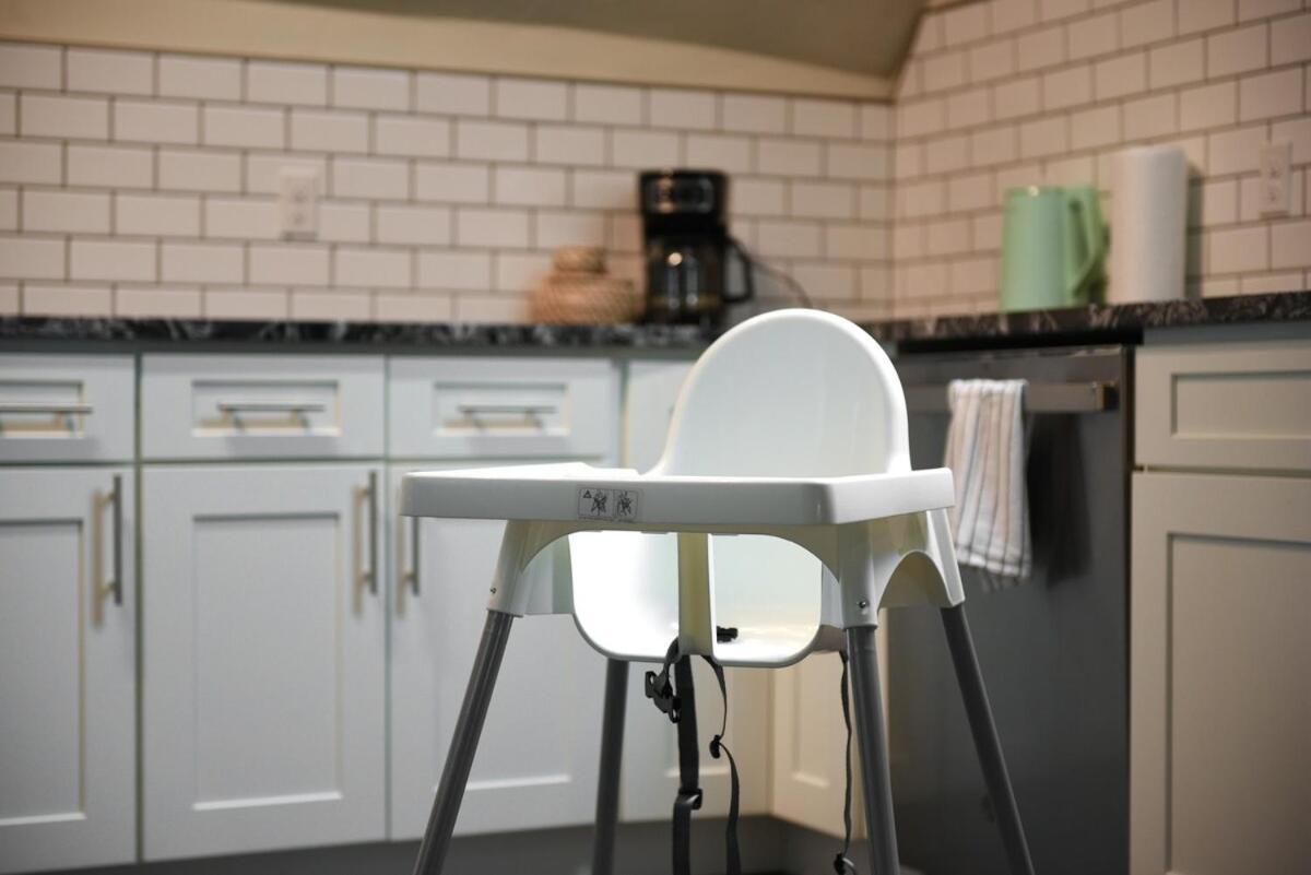 Apartment 3 Bedroom House With Netflix, Free Parking, Near Hospitals, Shopping,food