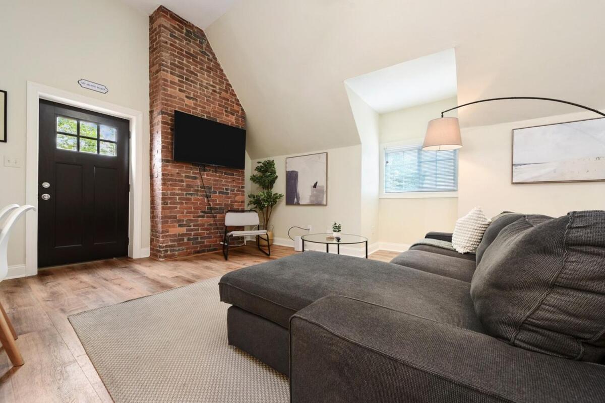 3 Bedroom House With Netflix, Free Parking, Near Hospitals, Shopping,food Apartment