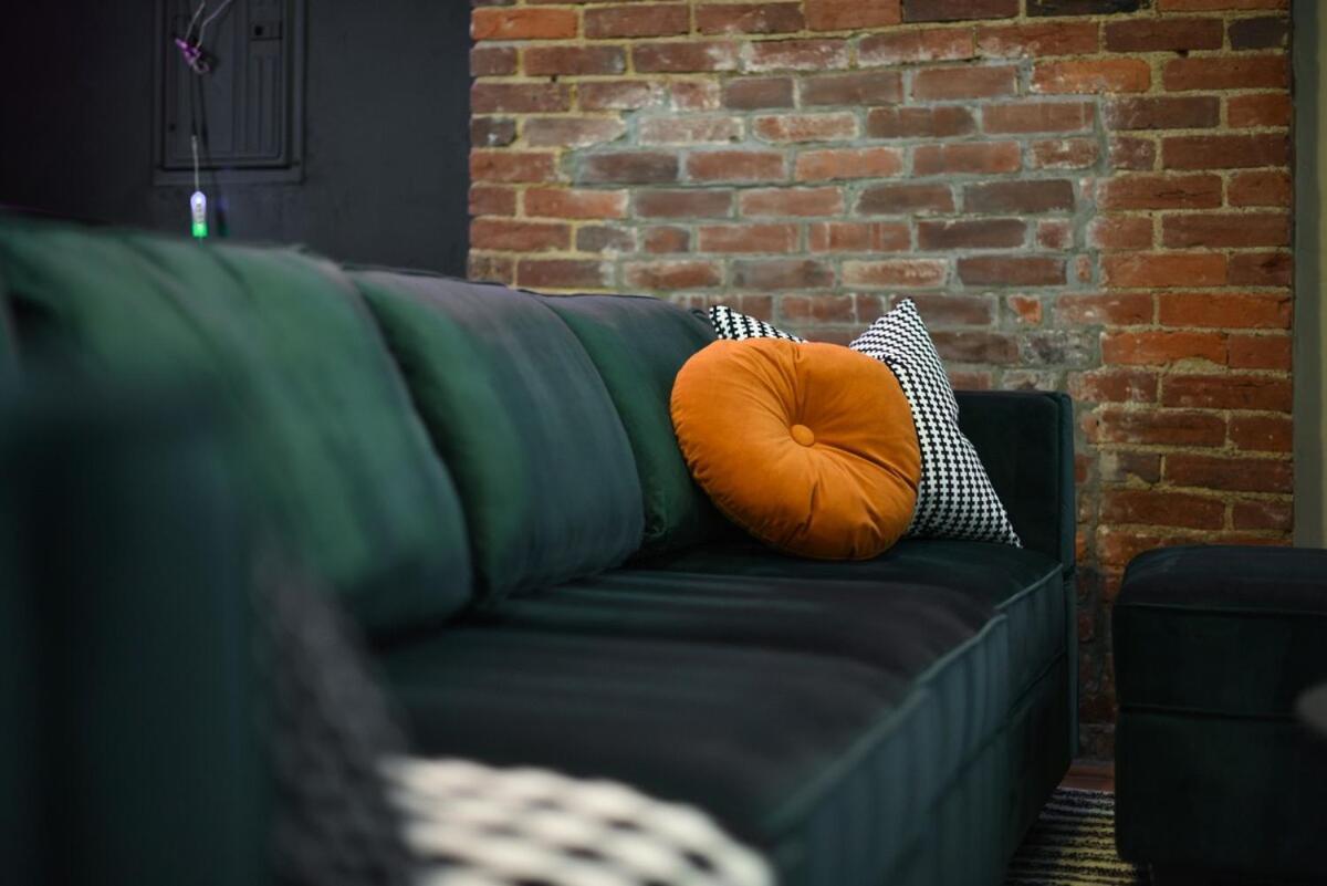Free Parking, Netflix In East Liberty Near Shopping Pittsburgh