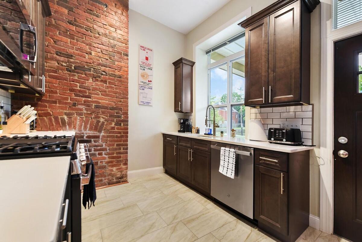 Apartment Free Parking, Netflix In East Liberty Near Shopping