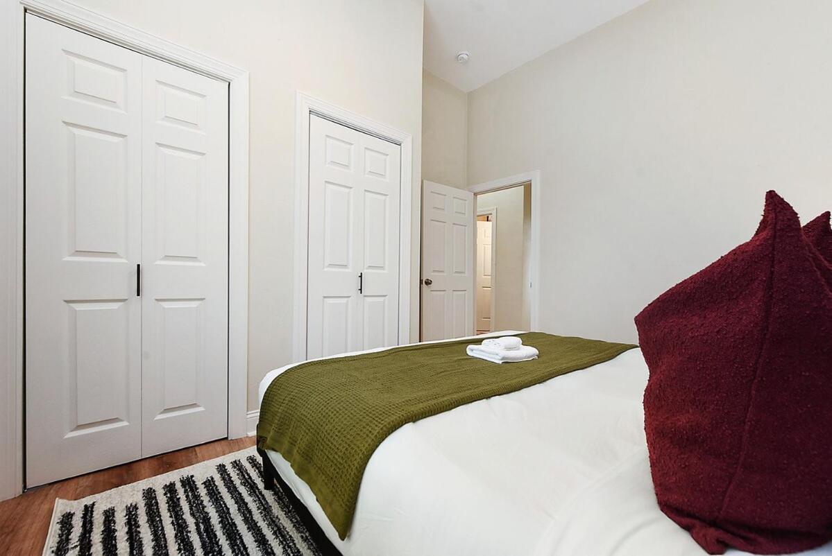 Apartment Free Parking, Netflix In East Liberty Near Shopping *