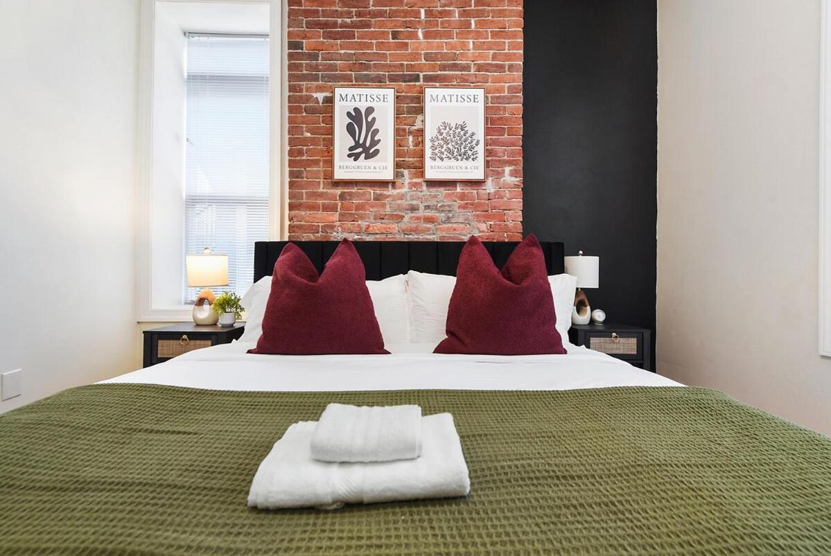 Free Parking, Netflix In East Liberty Near Shopping