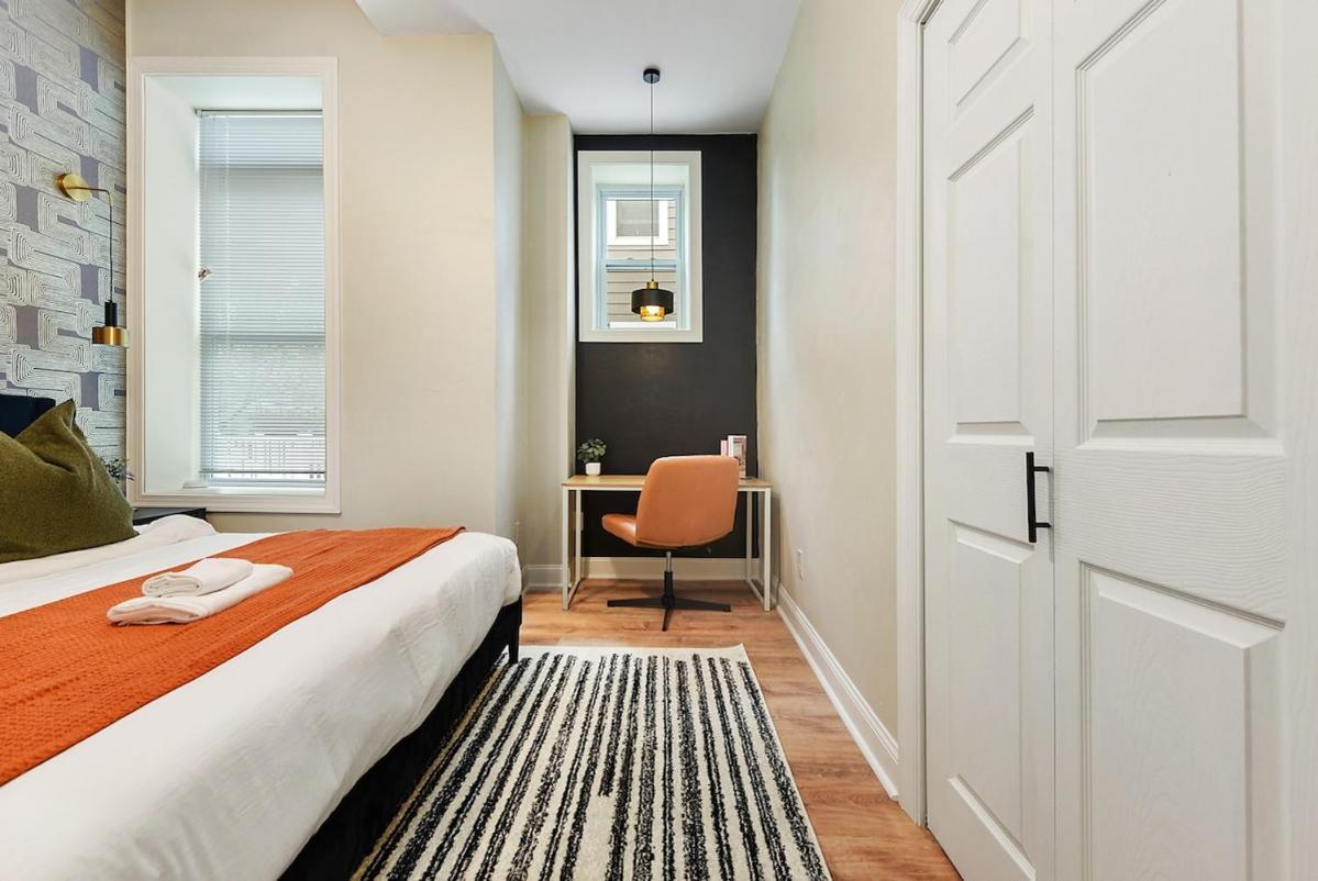 Free Parking, Netflix In East Liberty Near Shopping Apartment *