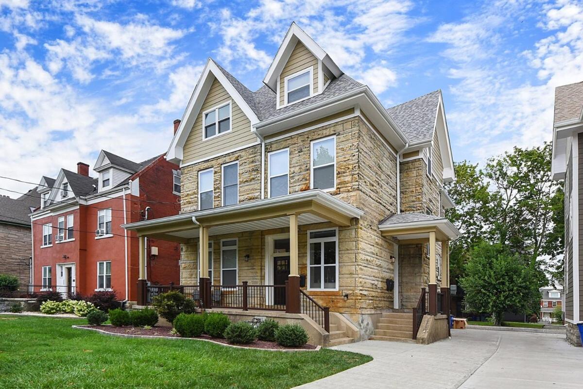 Free Parking, Netflix In East Liberty Near Shopping Apartment