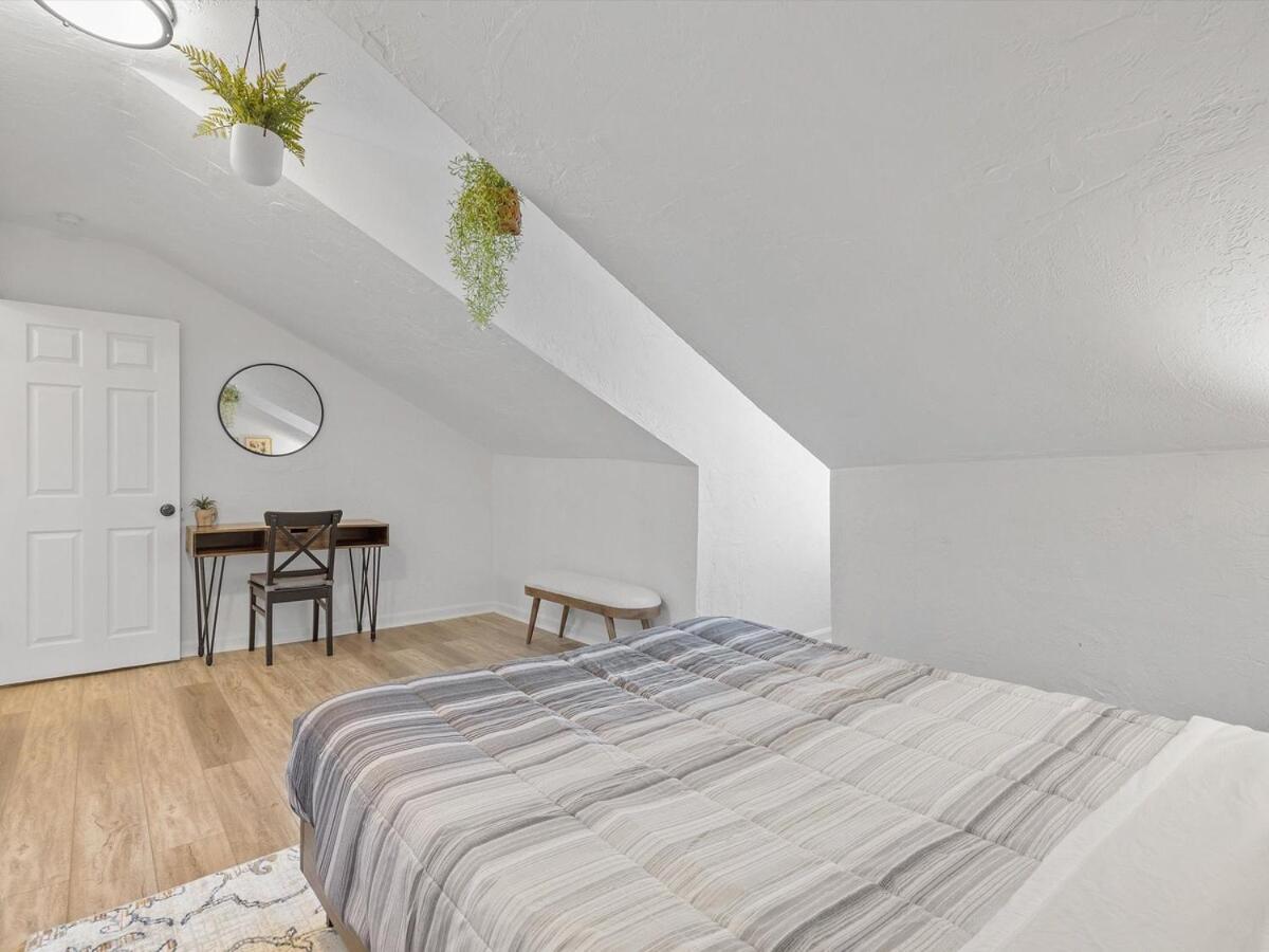 Lawrenceville !5 Spacious And Quiet Three Bedroom With Free Street Parking Pittsburgh