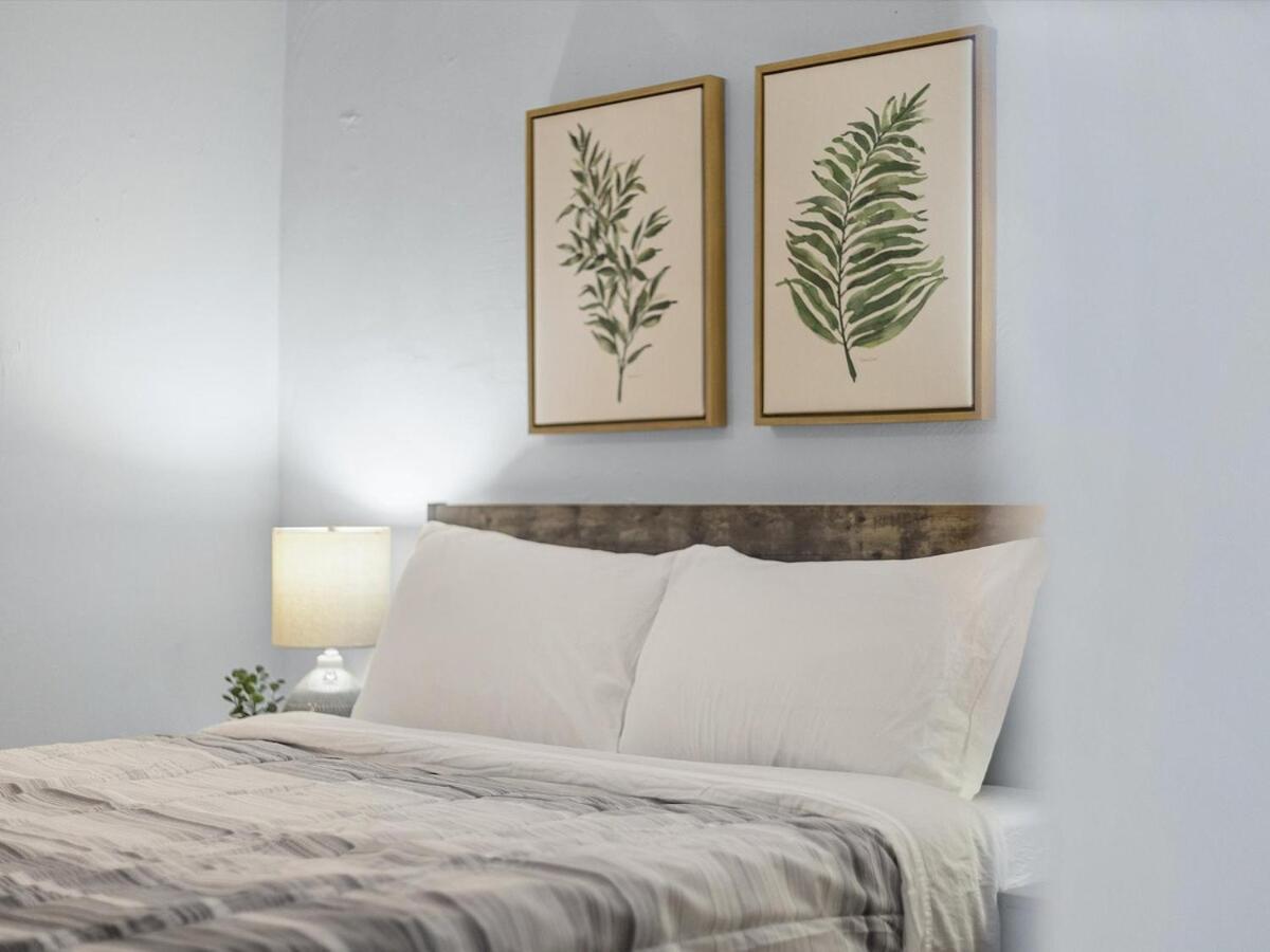 Lawrenceville !5 Spacious And Quiet Three Bedroom With Free Street Parking Pittsburgh