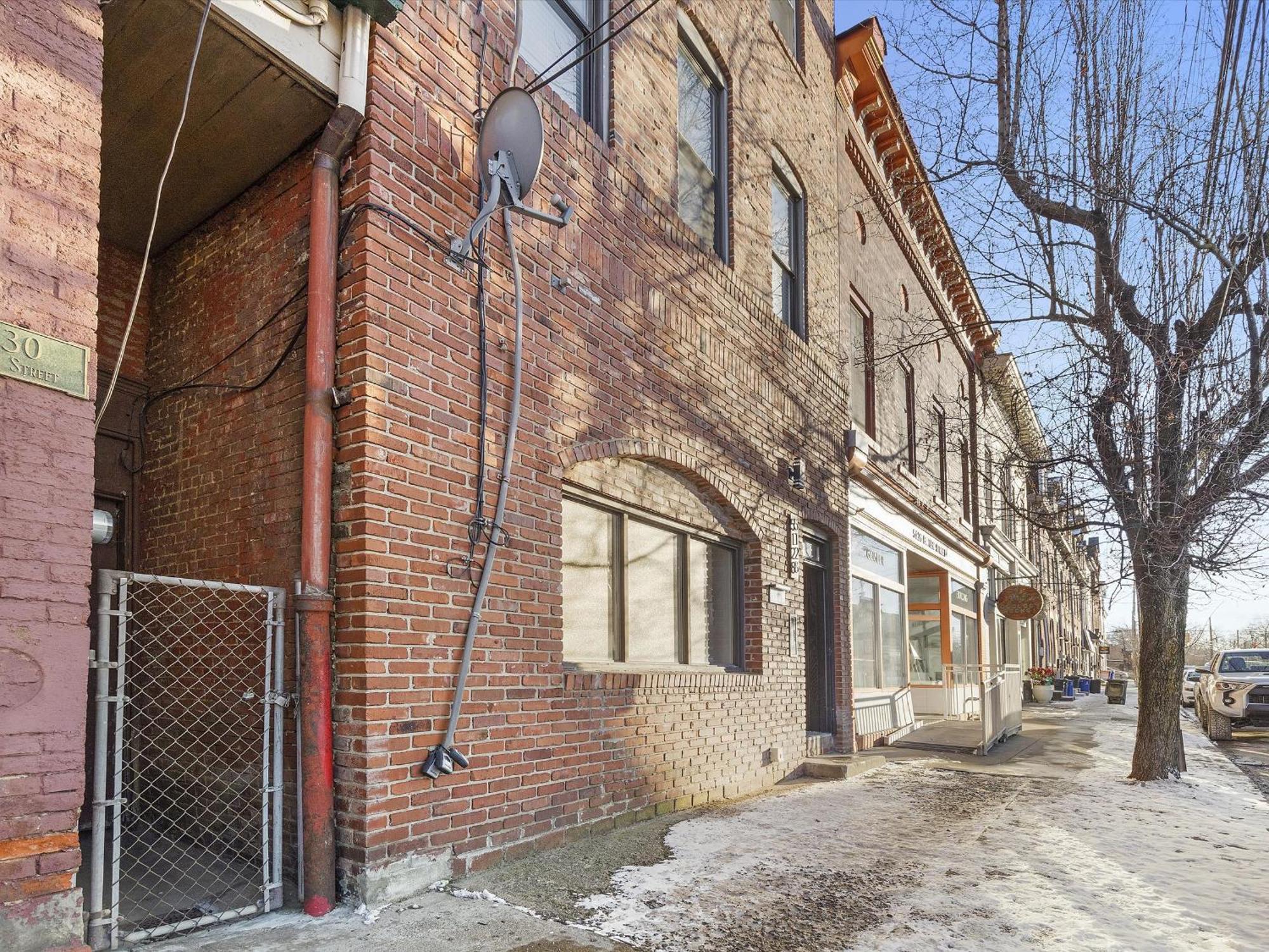 Lawrenceville !4 Quiet And Stylish One Bedroom With Free Street Parking Pittsburgh