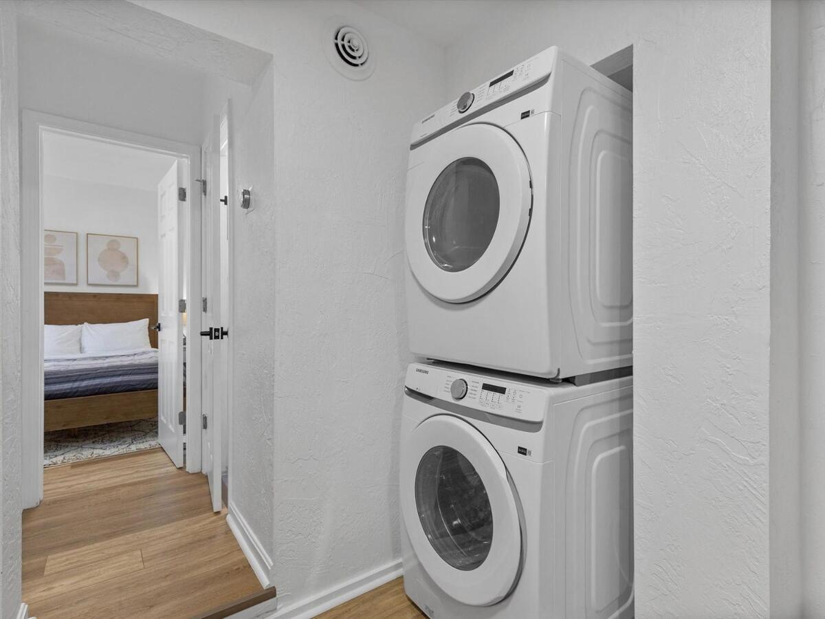 Lawrenceville !4 Quiet And Stylish One Bedroom With Free Street Parking Apartment Pittsburgh