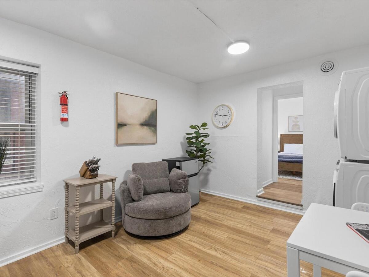 Lawrenceville !4 Quiet And Stylish One Bedroom With Free Street Parking Apartment Pittsburgh