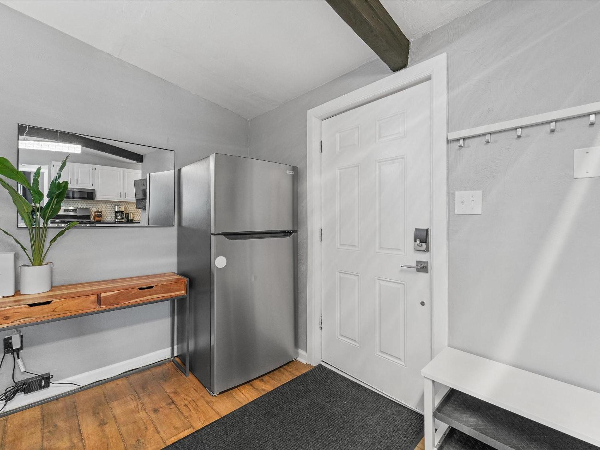Lawrenceville !3 Large And Spacious One Bedroom With Free Street Parking Pittsburgh