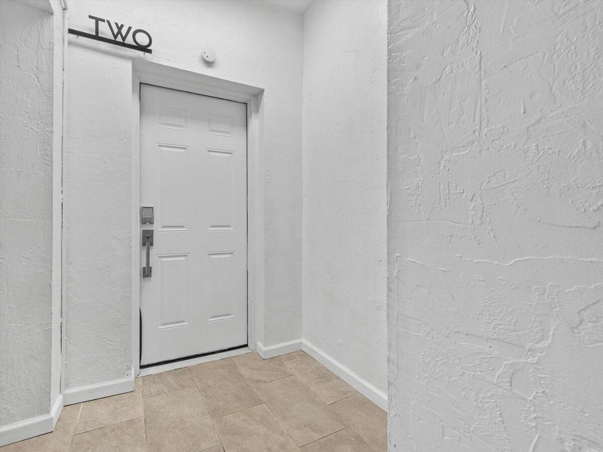 Apartment Lawrenceville !2 Stylish And Quiet One Bedroom With Free Street Parking
