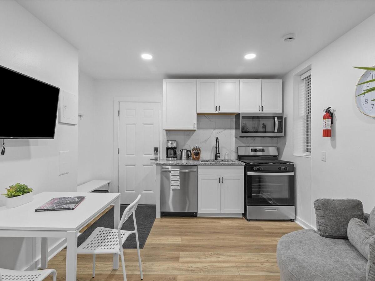 Apartment Lawrenceville !2 Stylish And Quiet One Bedroom With Free Street Parking