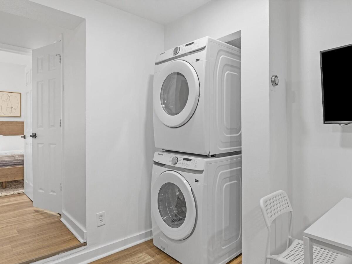 Lawrenceville !2 Stylish And Quiet One Bedroom With Free Street Parking Apartment