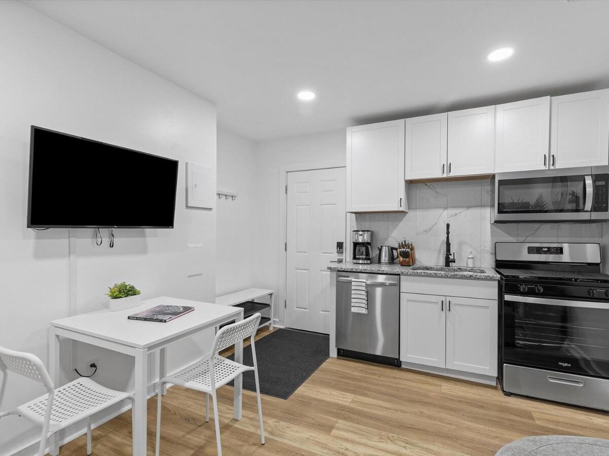 Lawrenceville !2 Stylish And Quiet One Bedroom With Free Street Parking Apartment *