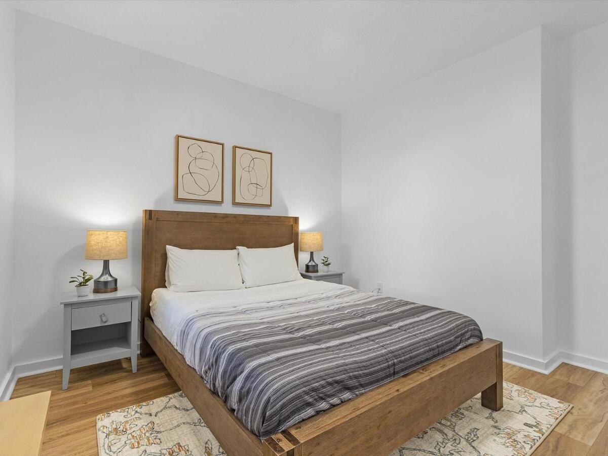 Lawrenceville !2 Stylish And Quiet One Bedroom With Free Street Parking Pittsburgh