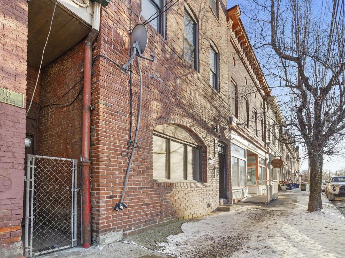 Lawrenceville !2 Stylish And Quiet One Bedroom With Free Street Parking Apartment