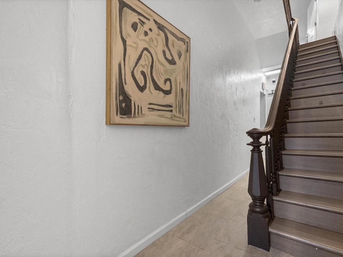 Lawrenceville !2 Stylish And Quiet One Bedroom With Free Street Parking Apartment
