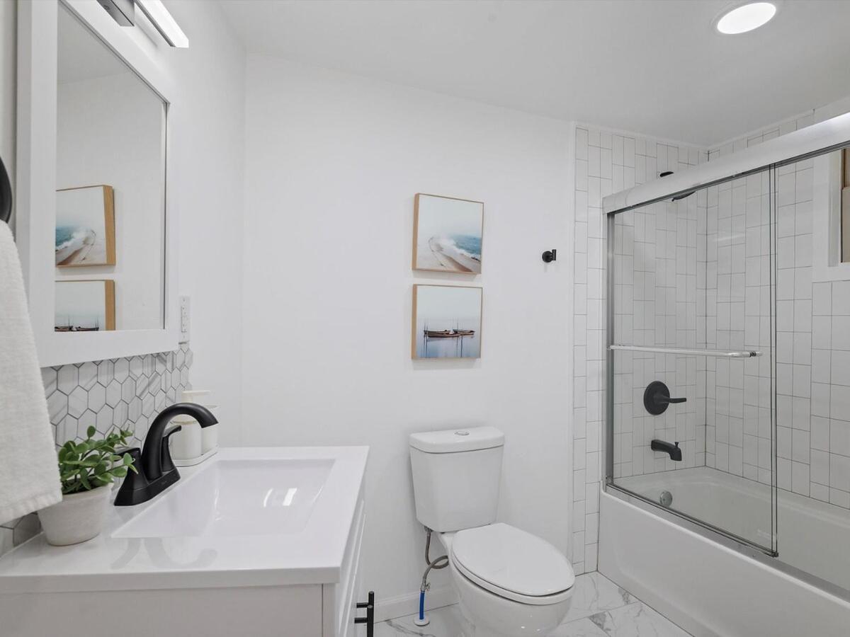 Apartment Shadyside, !2 Bright And Stylish With Free Parking