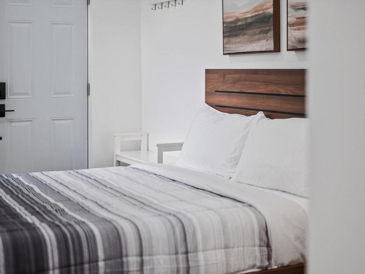 Shadyside, !2 Bright And Stylish With Free Parking Apartment *