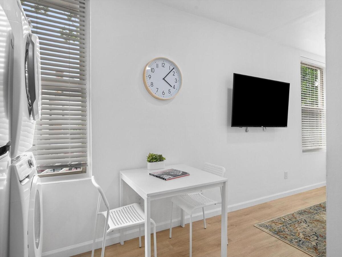 Shadyside, !2 Bright And Stylish With Free Parking