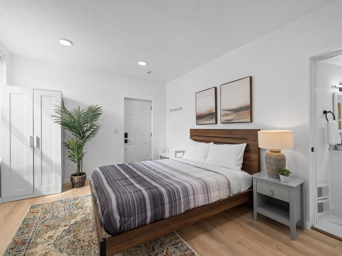 Shadyside, !2 Bright And Stylish With Free Parking *