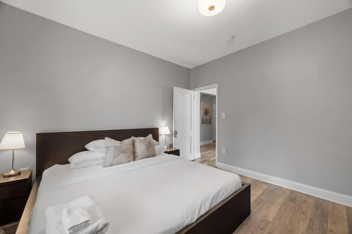 Apartment Skyline Views - Luxury 1 Bedroom #2