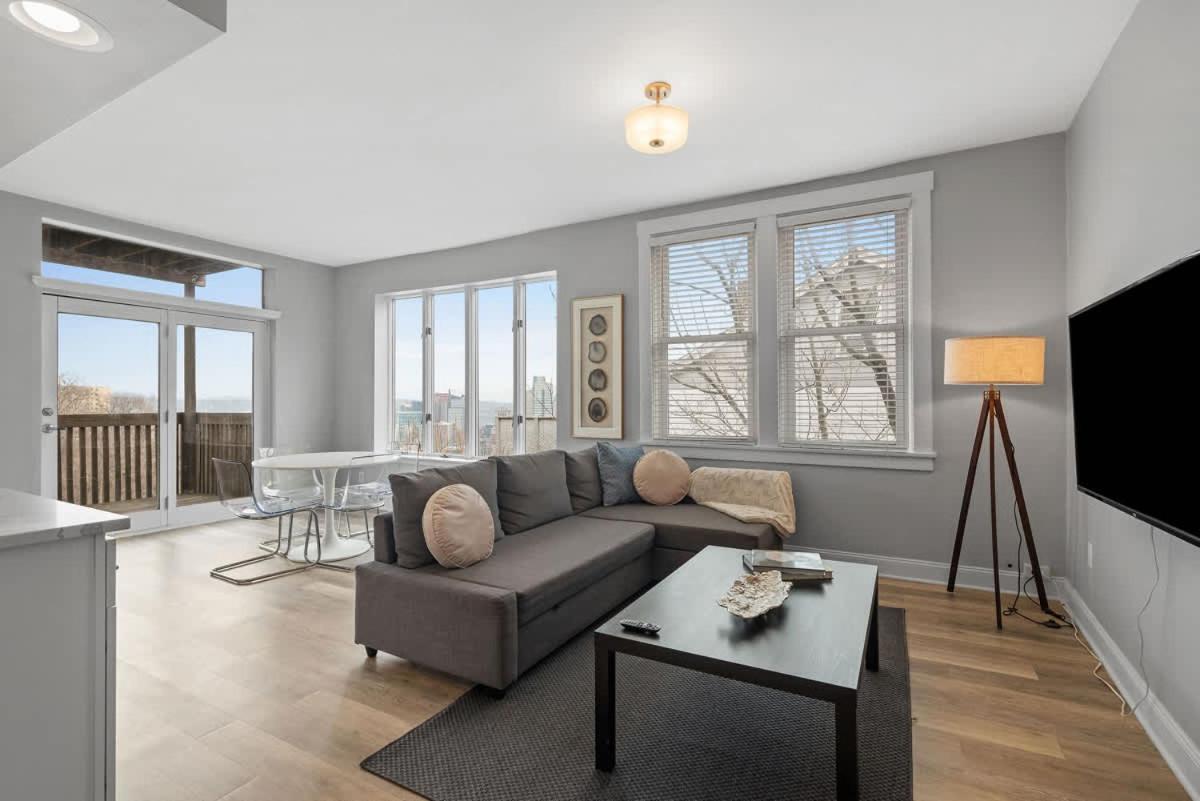 Skyline Views - Luxury 1 Bedroom #2 Apartment Pittsburgh