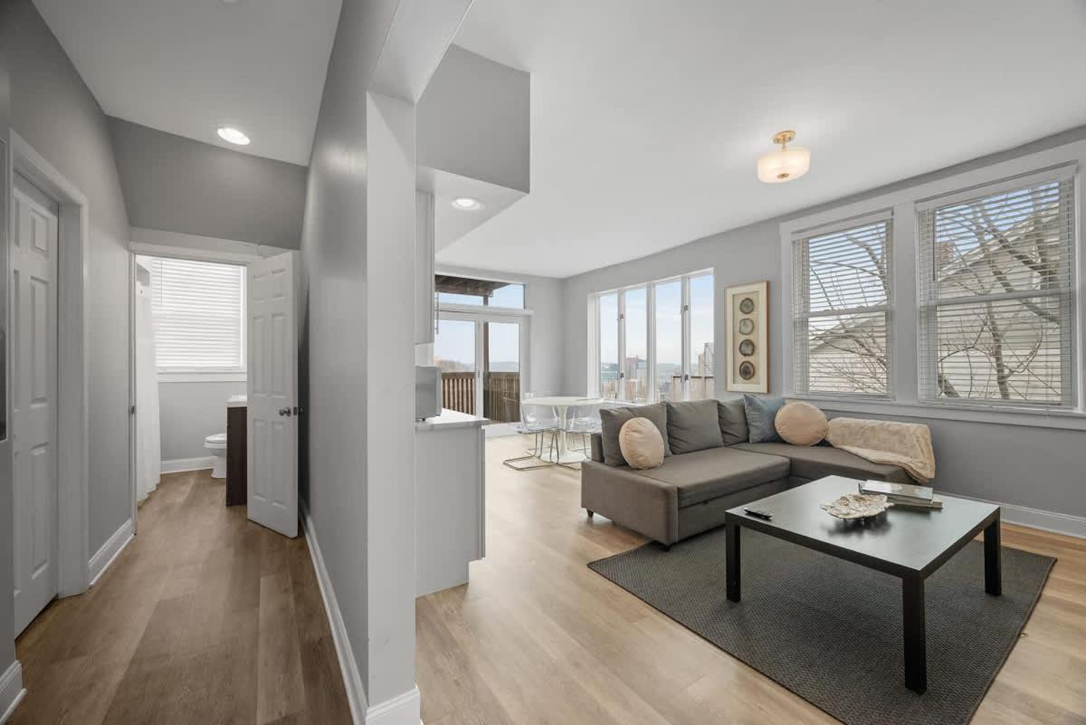 Skyline Views - Luxury 1 Bedroom #2