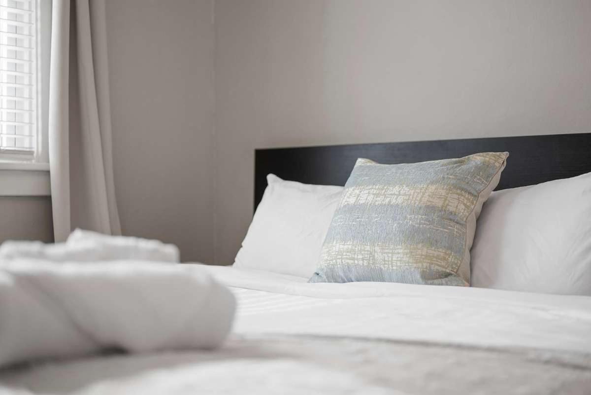 Skyline Views - Luxury 1 Bedroom Apartamento