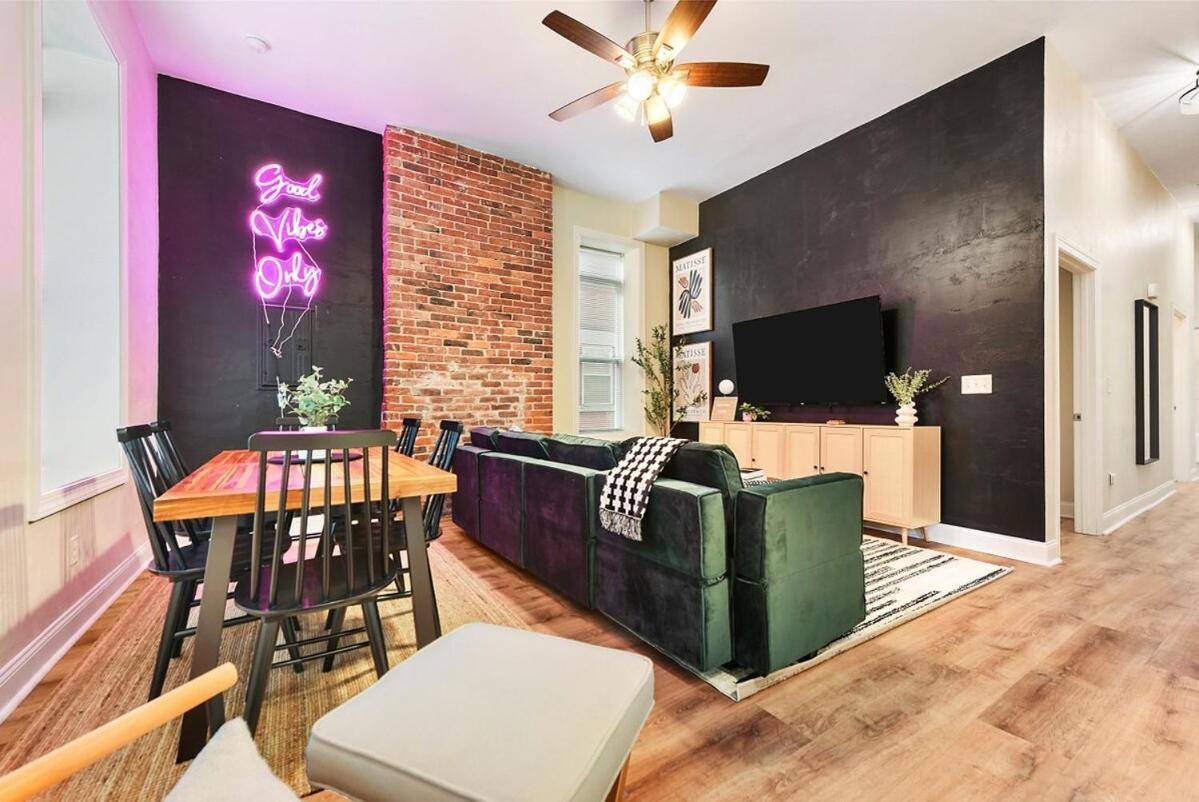 Apartment 9 Bedroom House With King-sized Bed Near Bakery Square