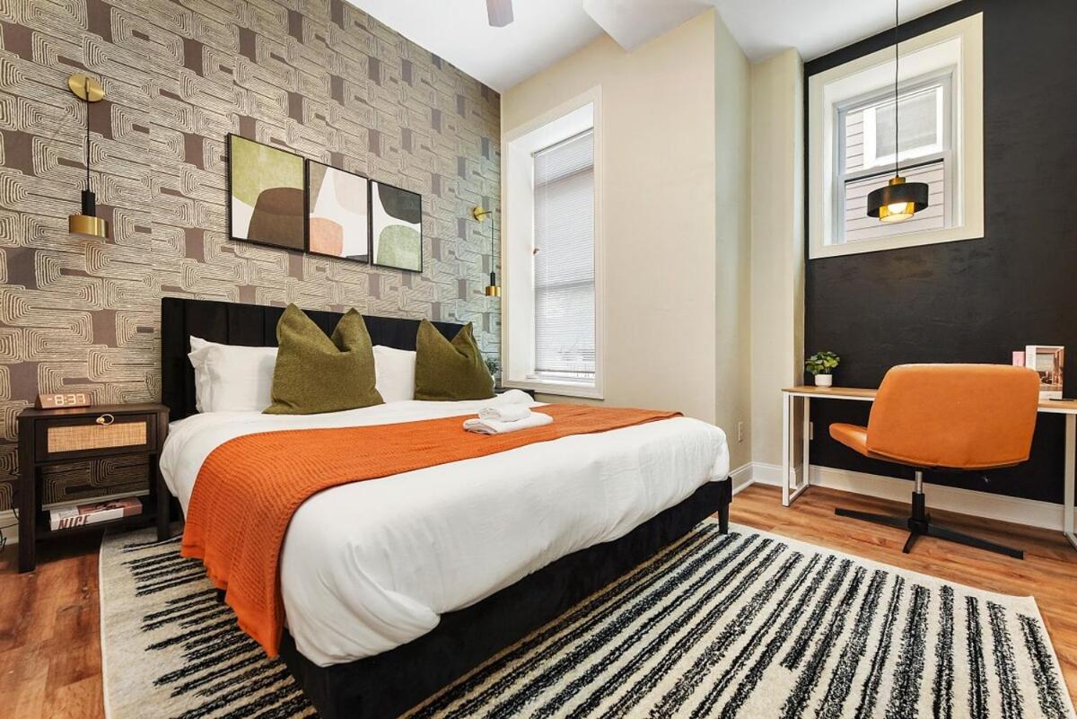 9 Bedroom House With King-sized Bed Near Bakery Square Apartment