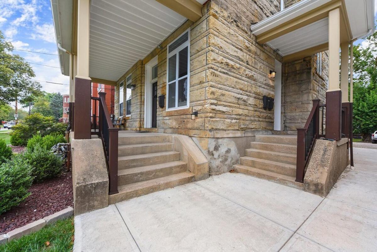 9 Bedroom House With King-sized Bed Near Bakery Square * Pittsburgh