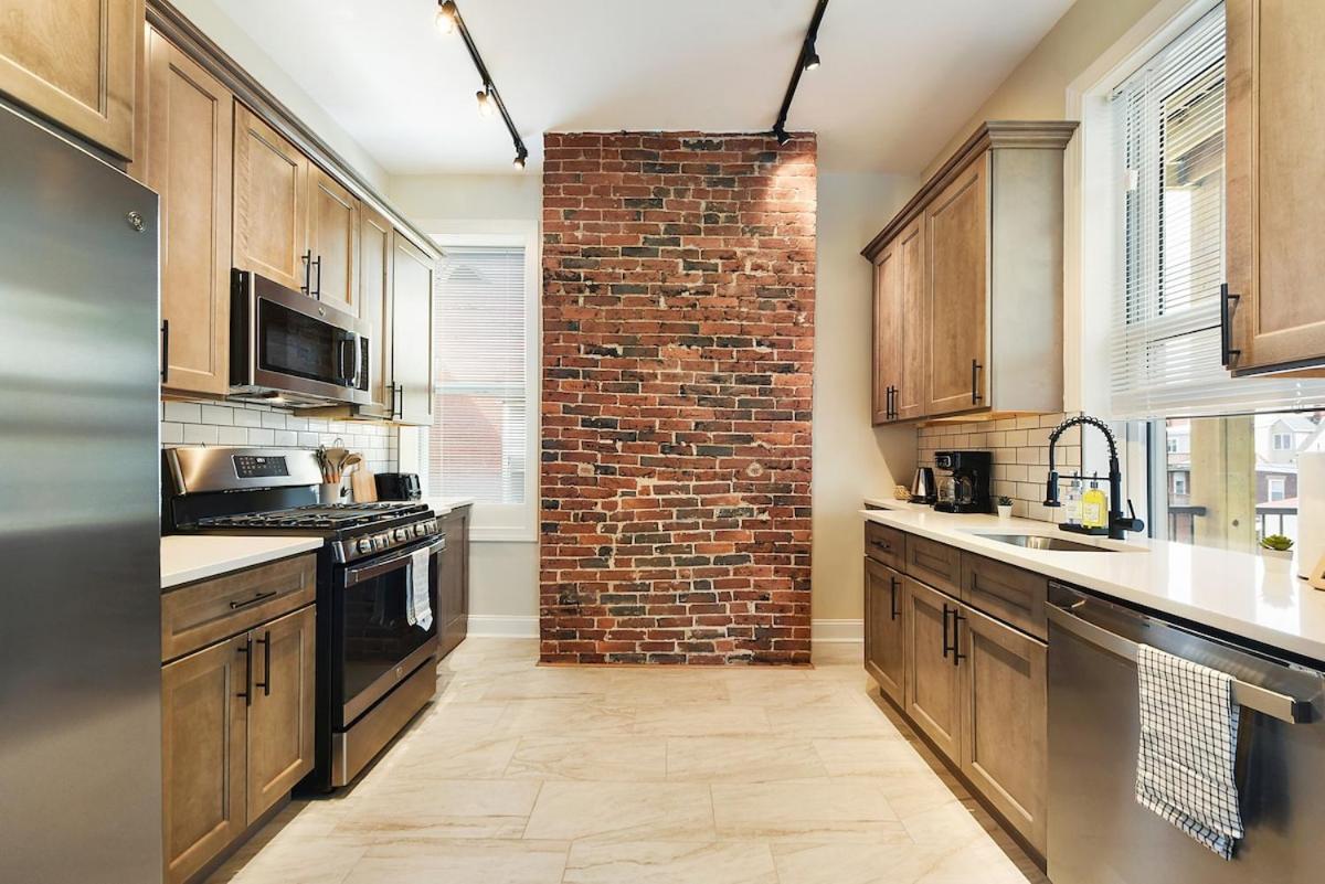 9 Bedroom House With King-sized Bed Near Bakery Square Pittsburgh