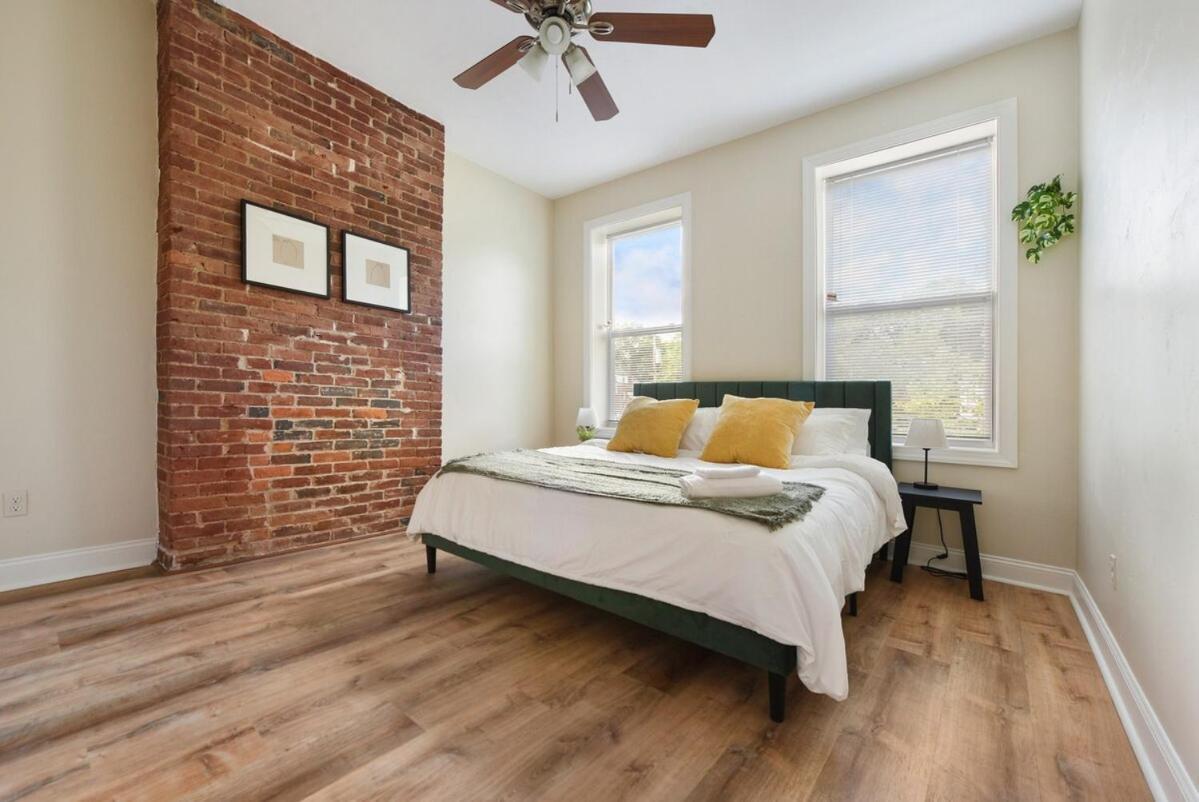 9 Bedroom House With King-sized Bed Near Bakery Square * Pittsburgh