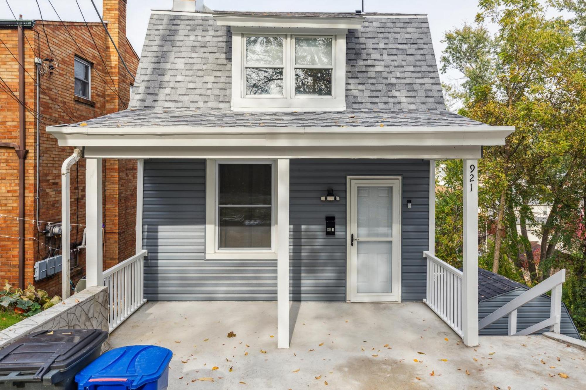 Charming Remodeled 3-br Near Attractions * Pittsburgh