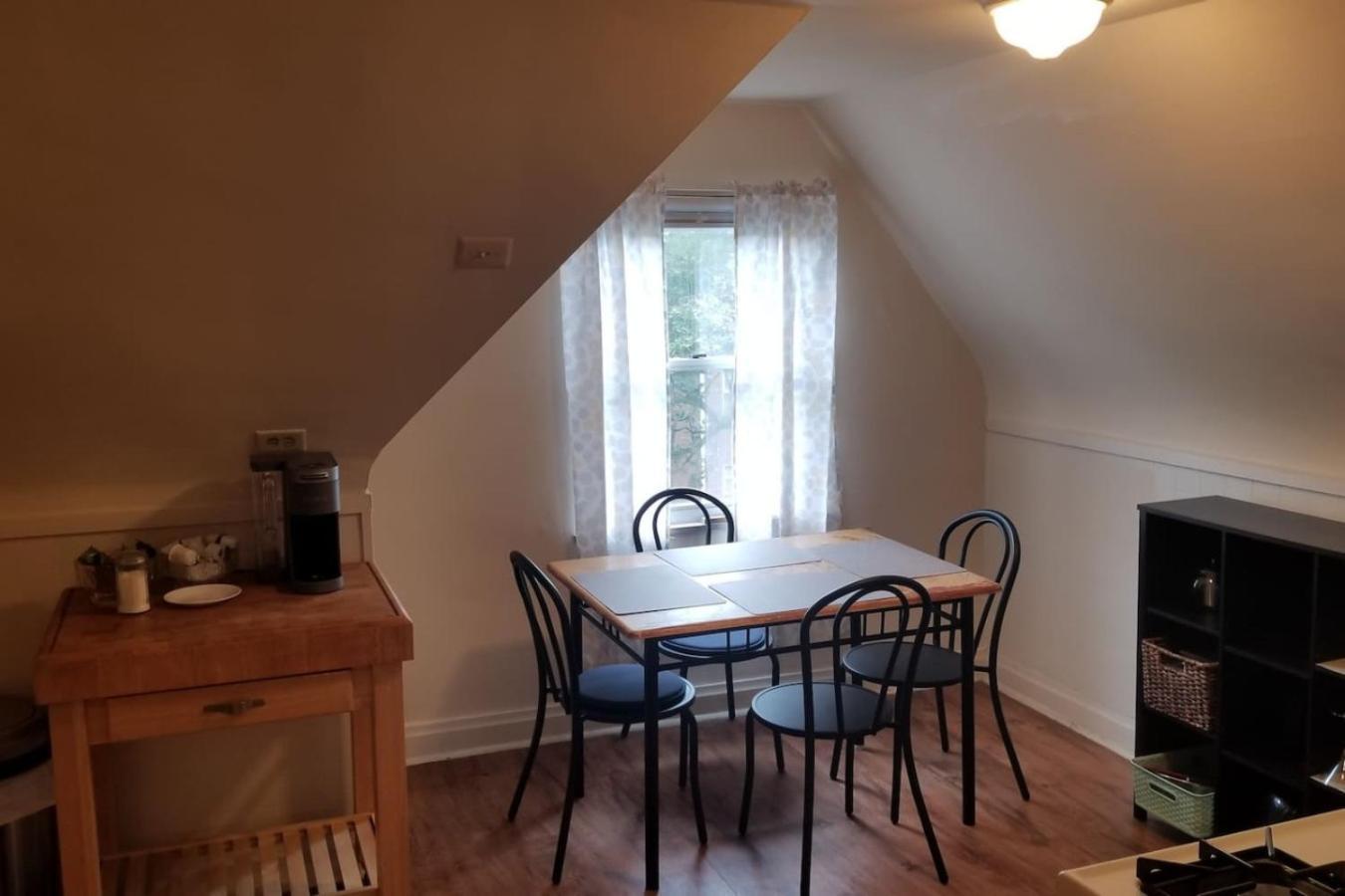 Mt Washington 4 Grandview Ave At Gazebo Park 1 Bedroom Penthouse Apartment *