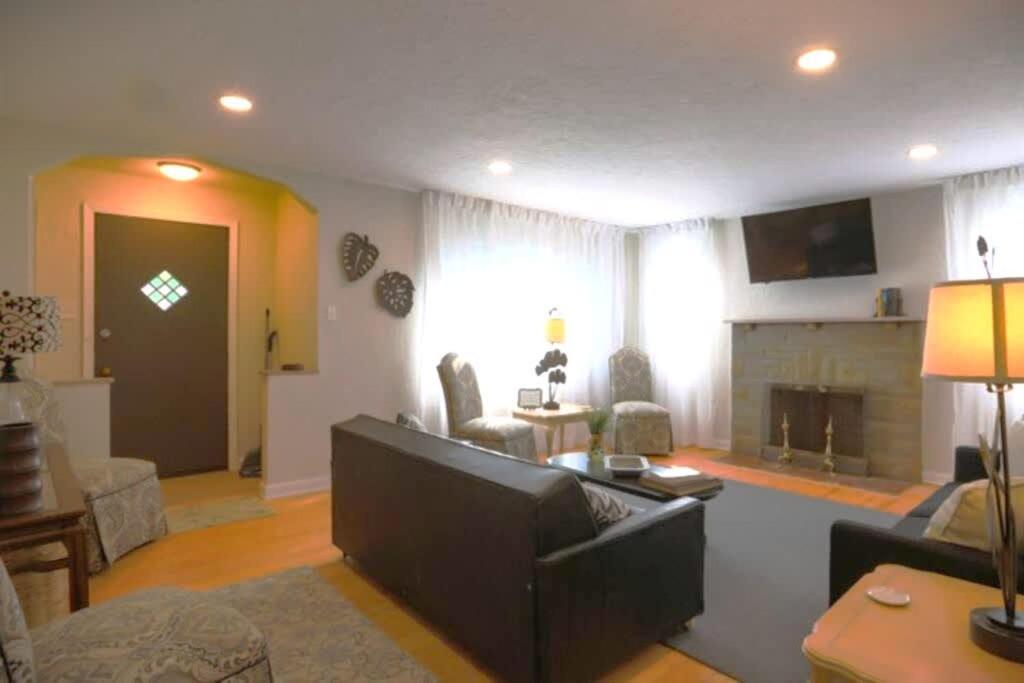 Holiday home Close To * Charming Xl Cape Cod * Airport *