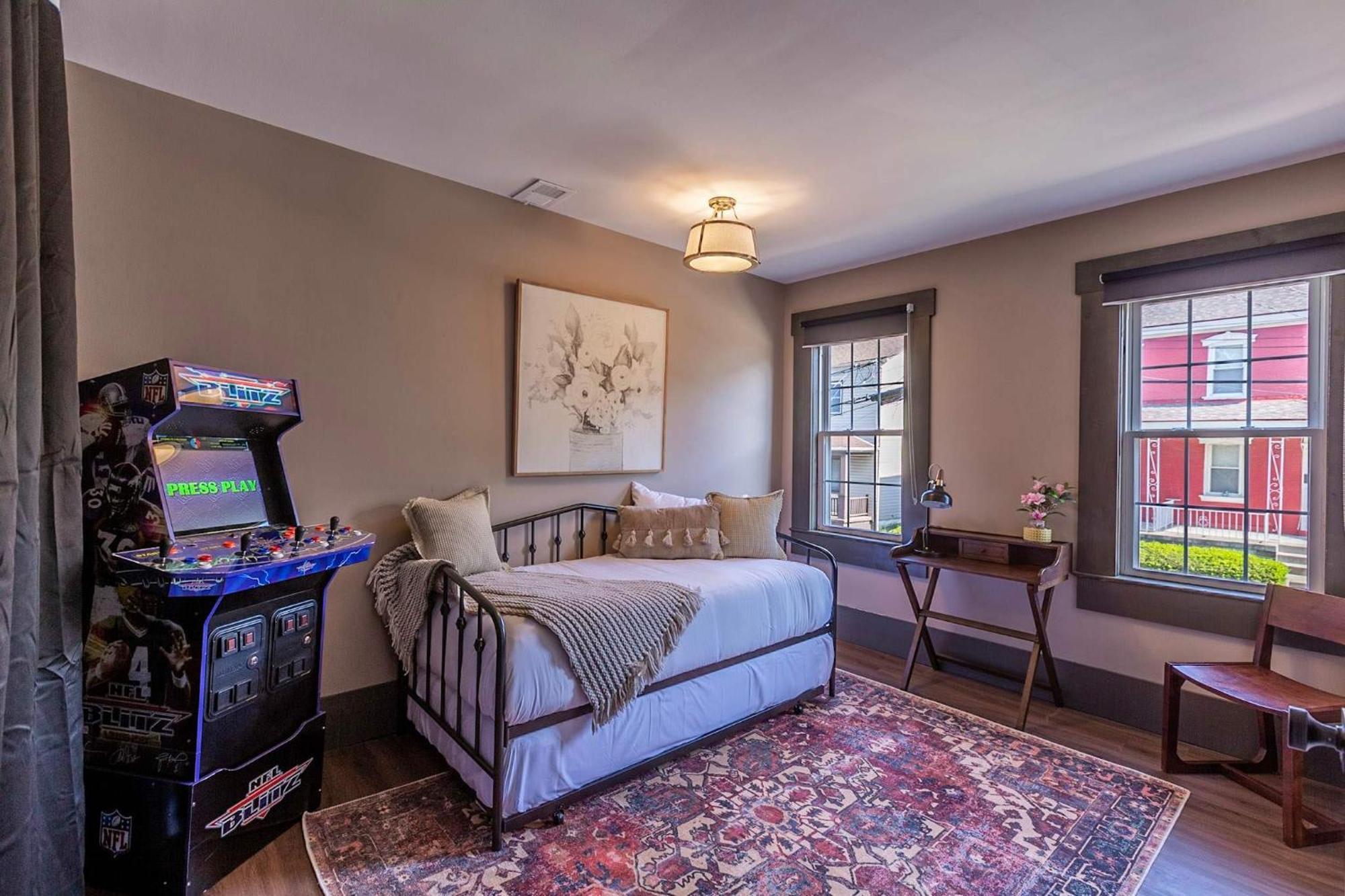 Holiday home Location 3bd In The Heart Of Pittsburg Pittsburgh