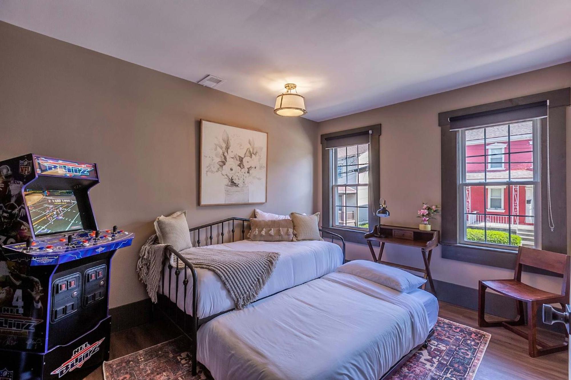 Location 3bd In The Heart Of Pittsburg Holiday home Pittsburgh