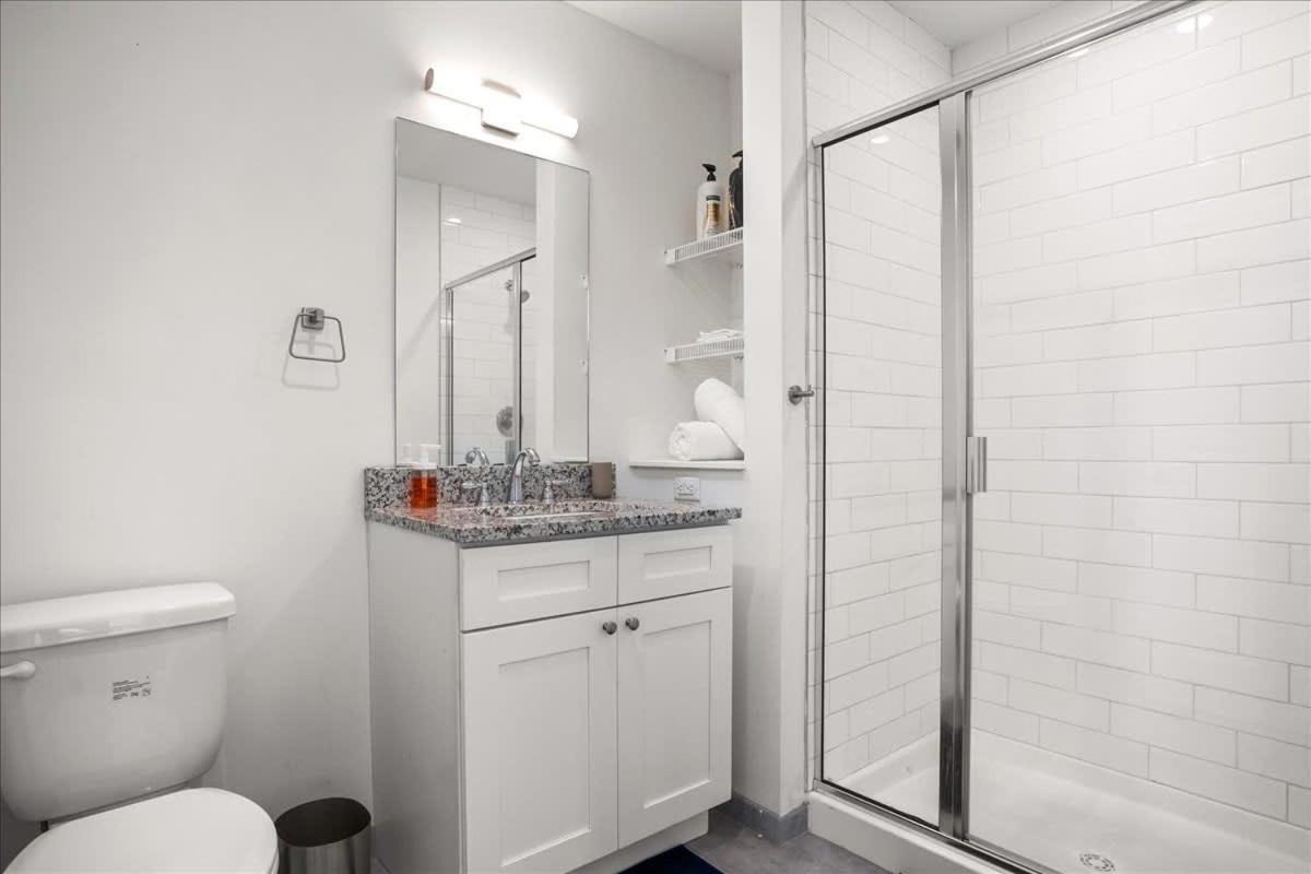 Living Budget Friendly 1bd Walk To Stadiums