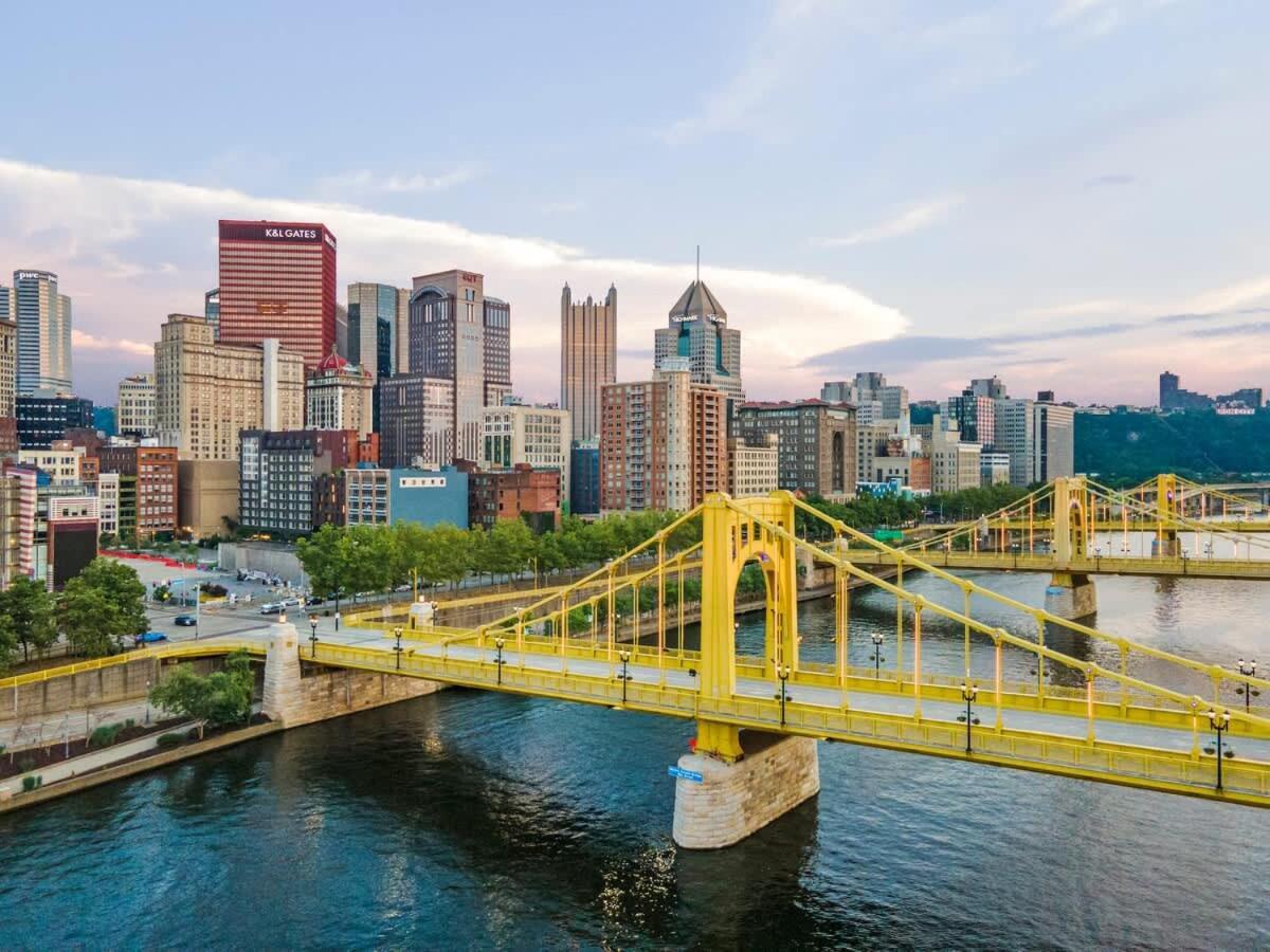 Living Budget Friendly 1bd Walk To Stadiums * Pittsburgh