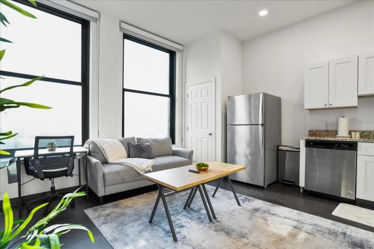 Living Budget Friendly 1bd Walk To Stadiums Holiday home