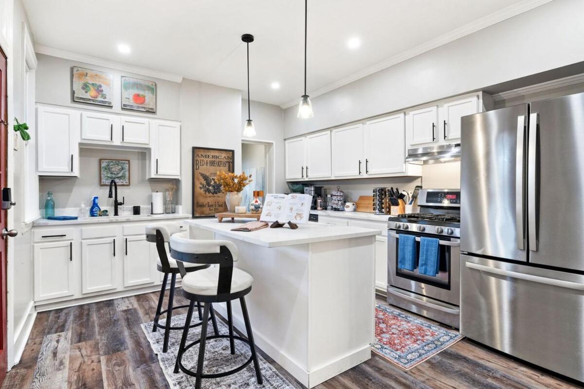 A Part Of History! Gated Yard, Hot Tub, 5 Br