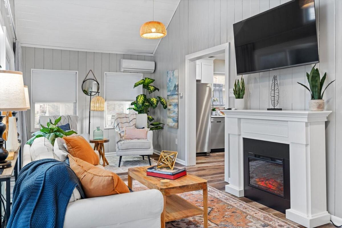 Island Gem-riverfront, Near Rmu Sportscenter-4 Br Holiday home *