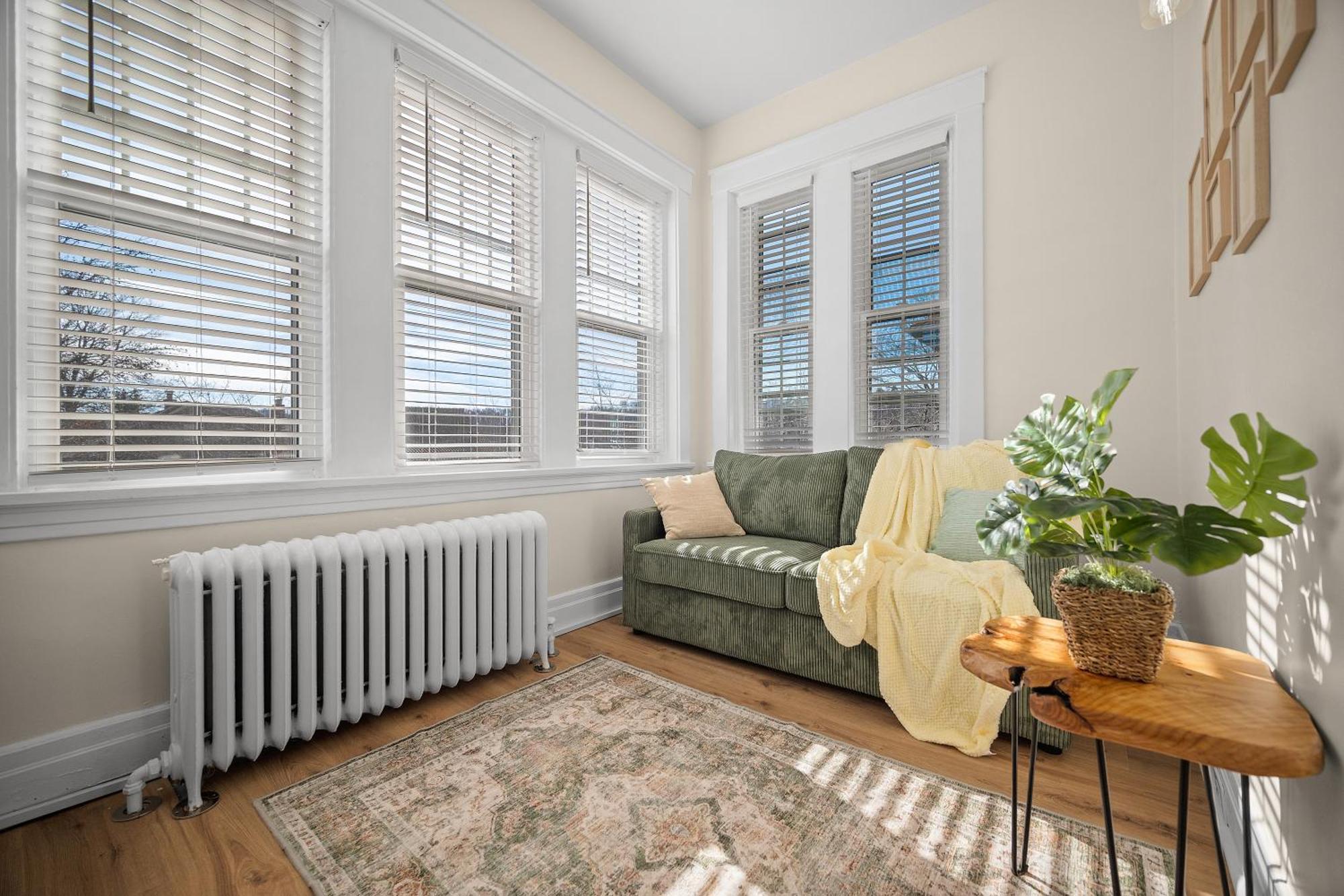 Apartment Charming With Sun Sleeps 4 *