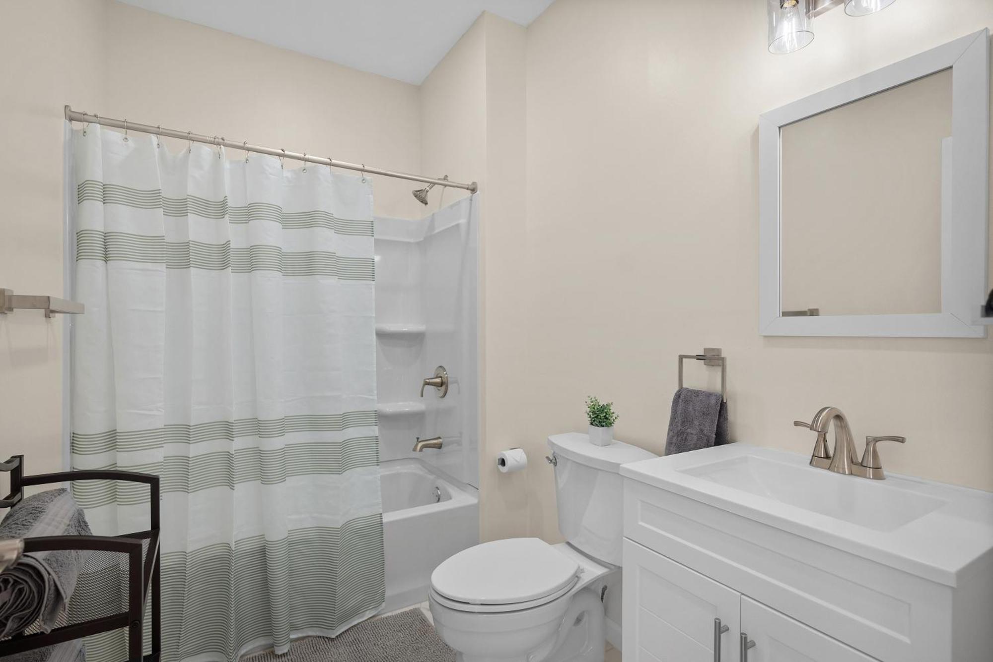 Apartment Charming With Sun Sleeps 4 *