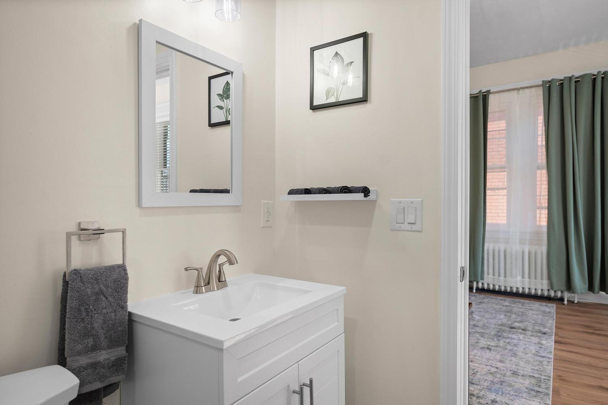 Apartment Charming With Sun Sleeps 4