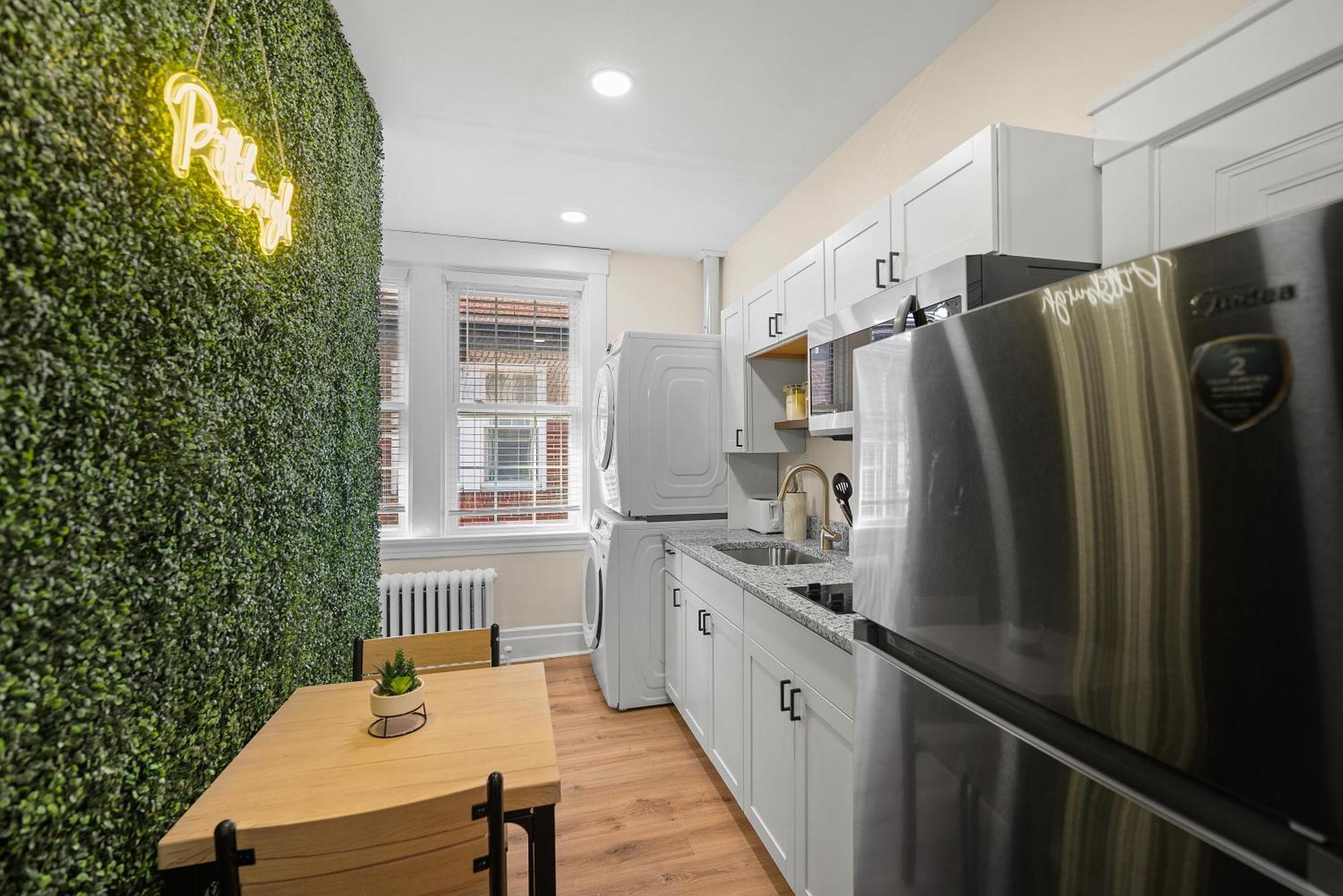 Apartment Charming With Sun Sleeps 4 *