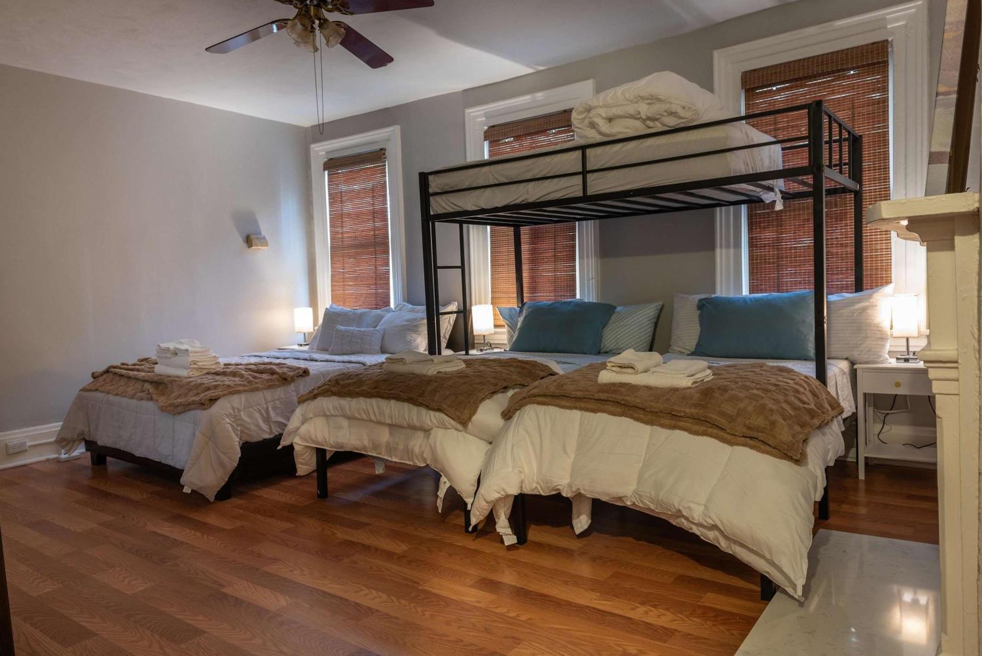 Beautiful 3-bed W Parking Near Agh Apartamento